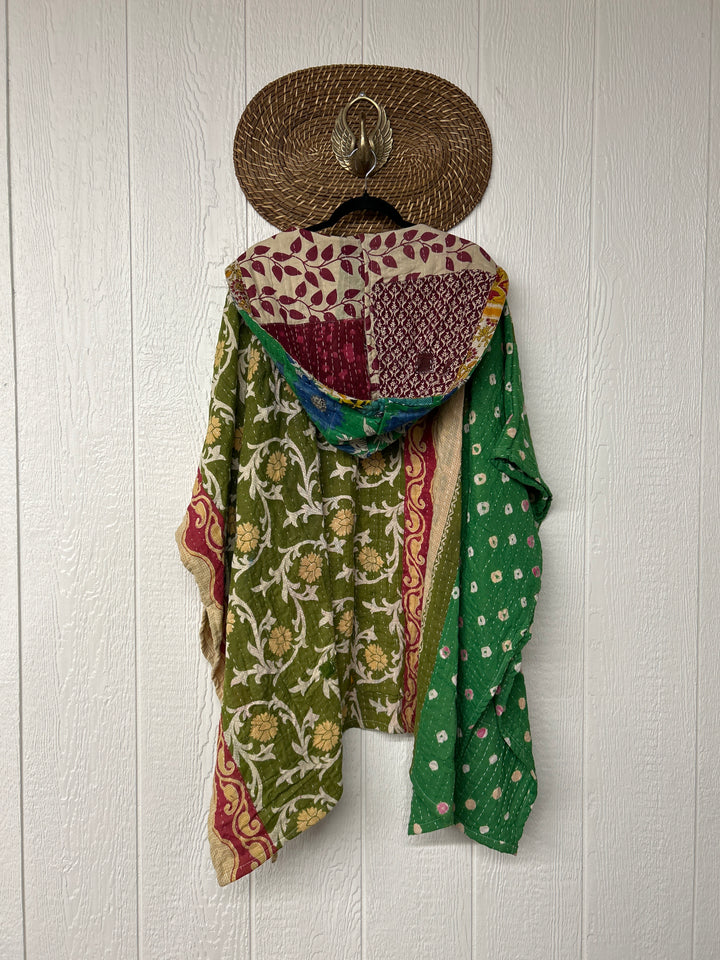 Wanderlust Poncho 0425 045