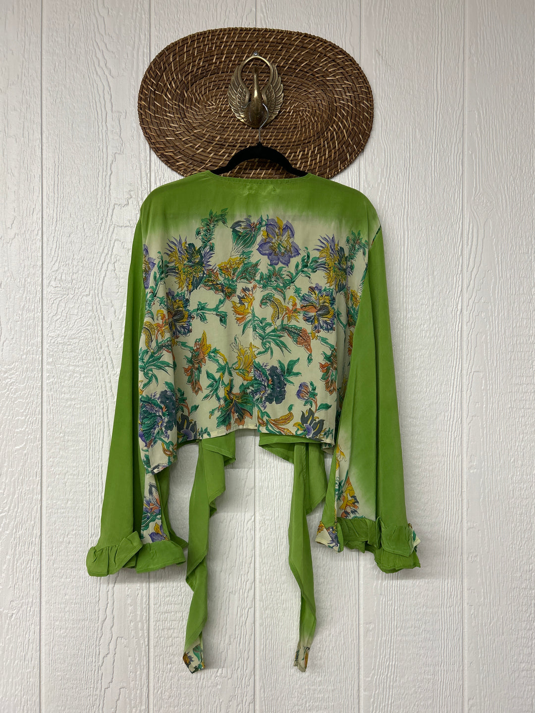 Zeppelin Crop Shrug 0425 090