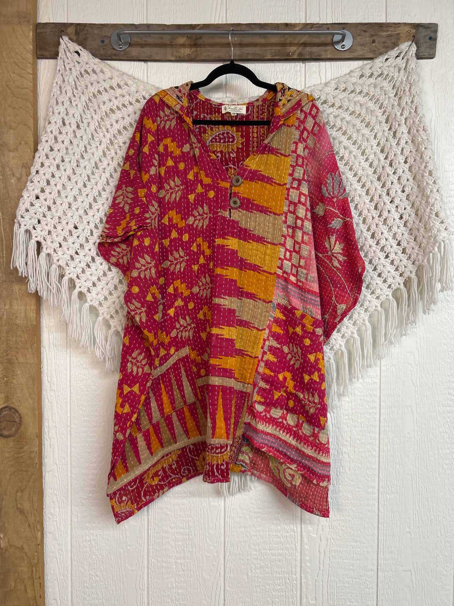 Peace and Love Poncho 0425 251