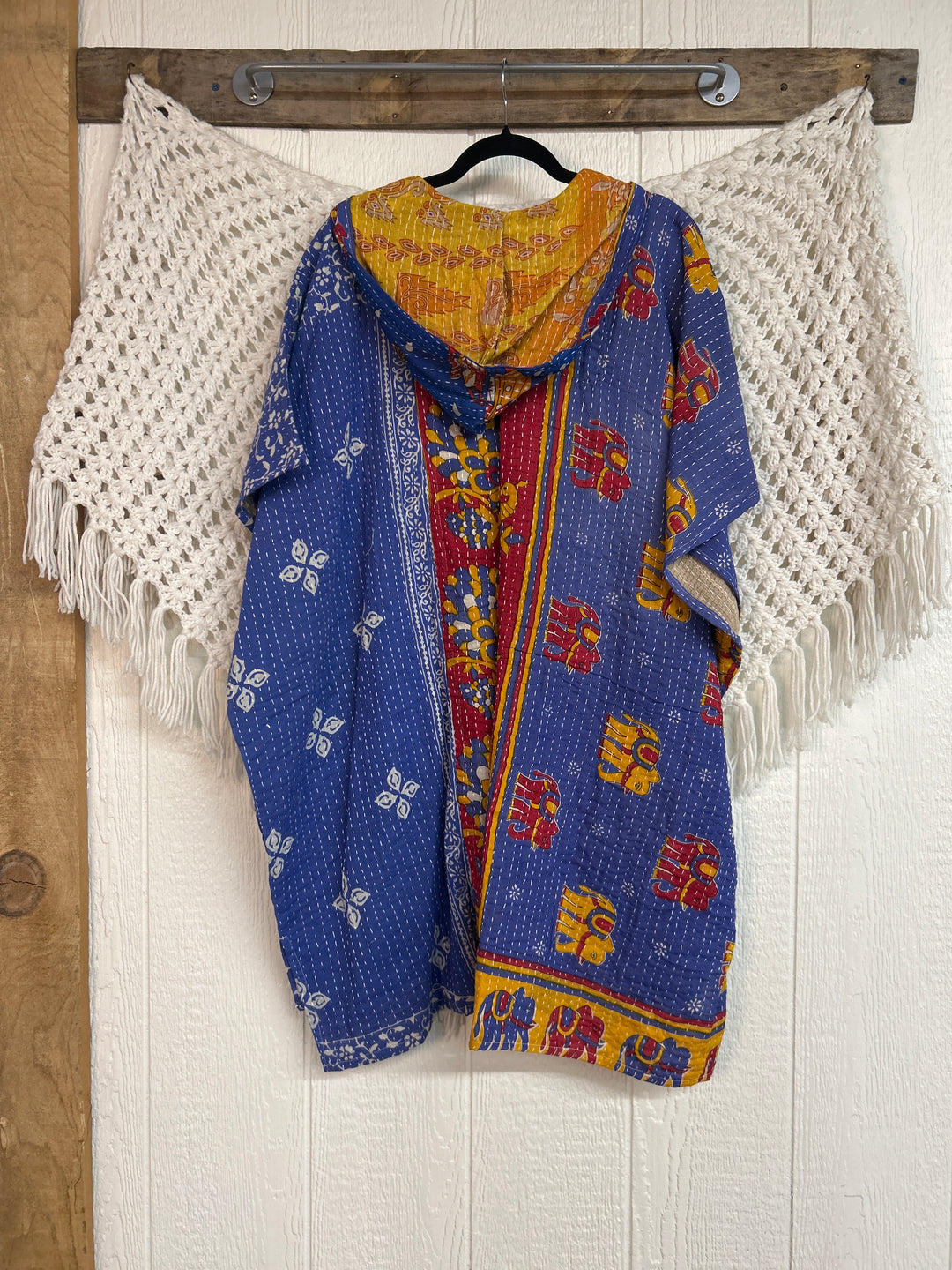 Peace and Love Poncho 0425 237