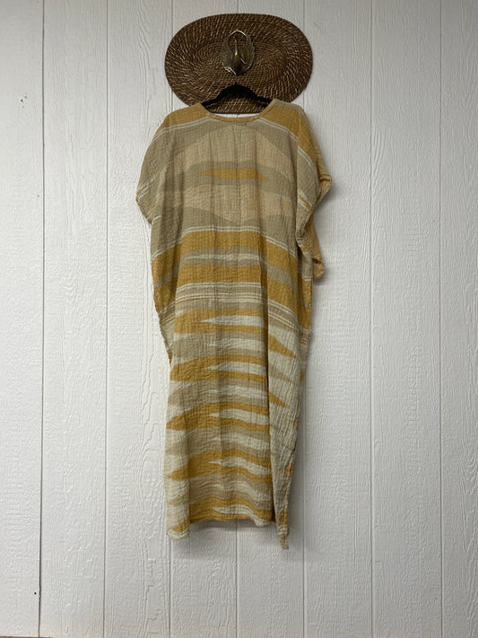 Alchemi Kantha Surrender Hi Lo Poncho 0826 006