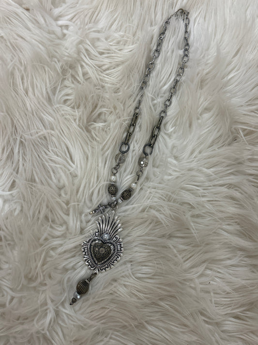 RETAIL Sacred Heart Necklace 0226 011