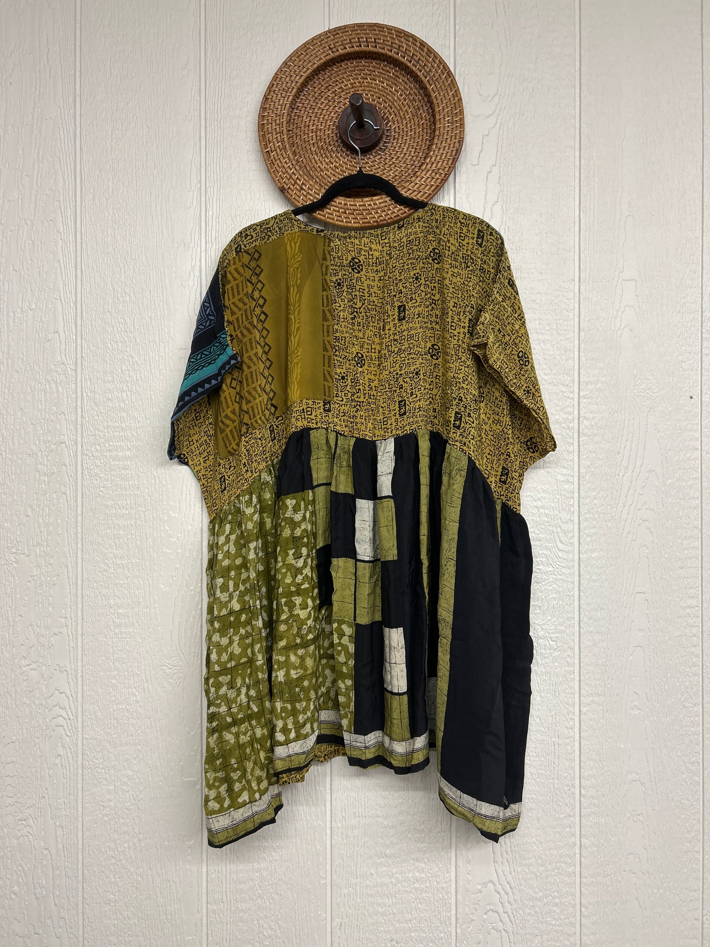Crepe Sari Daydreamer Button Down Mini  0726 006