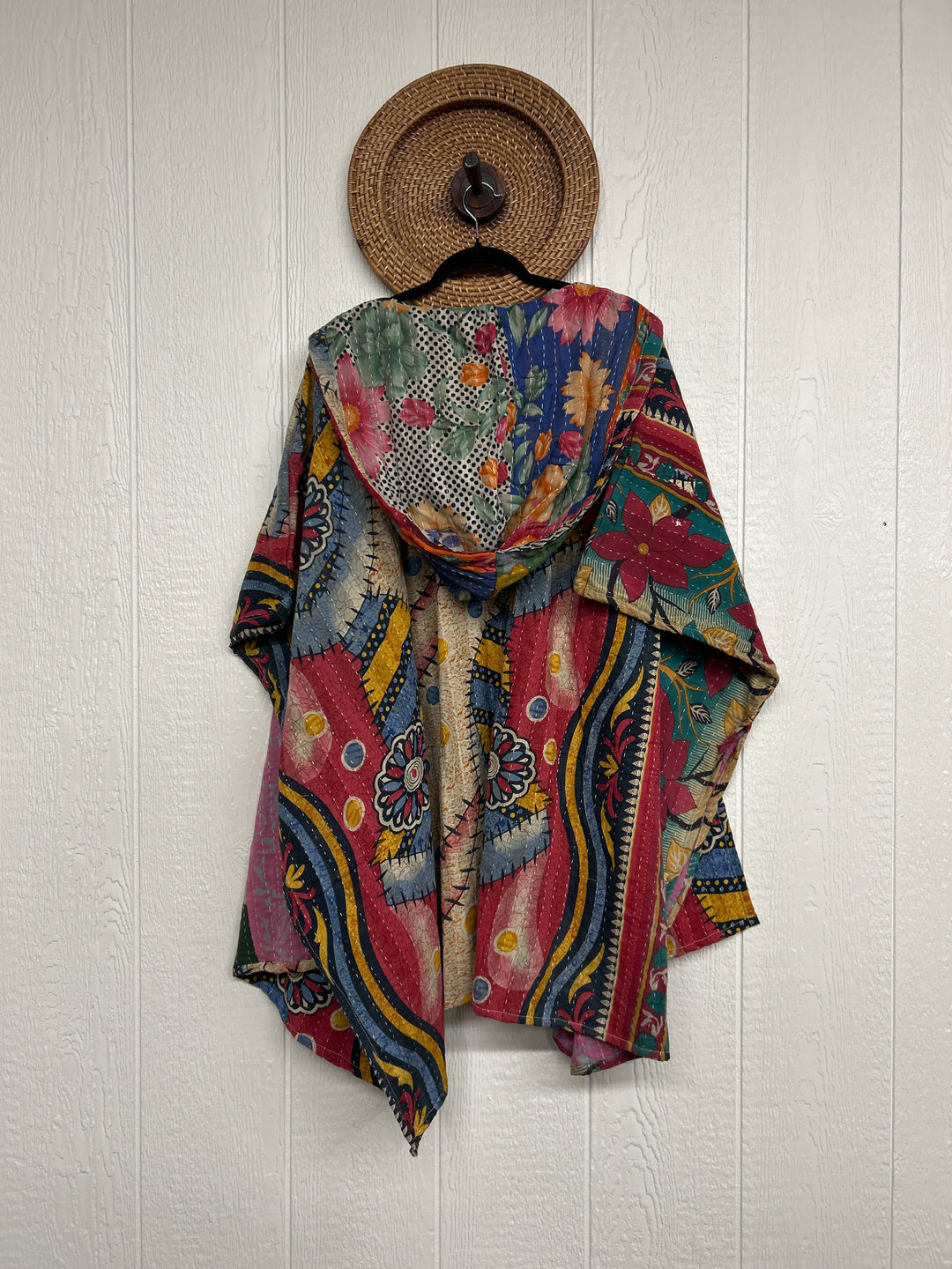 Wanderlust Poncho 0425 272