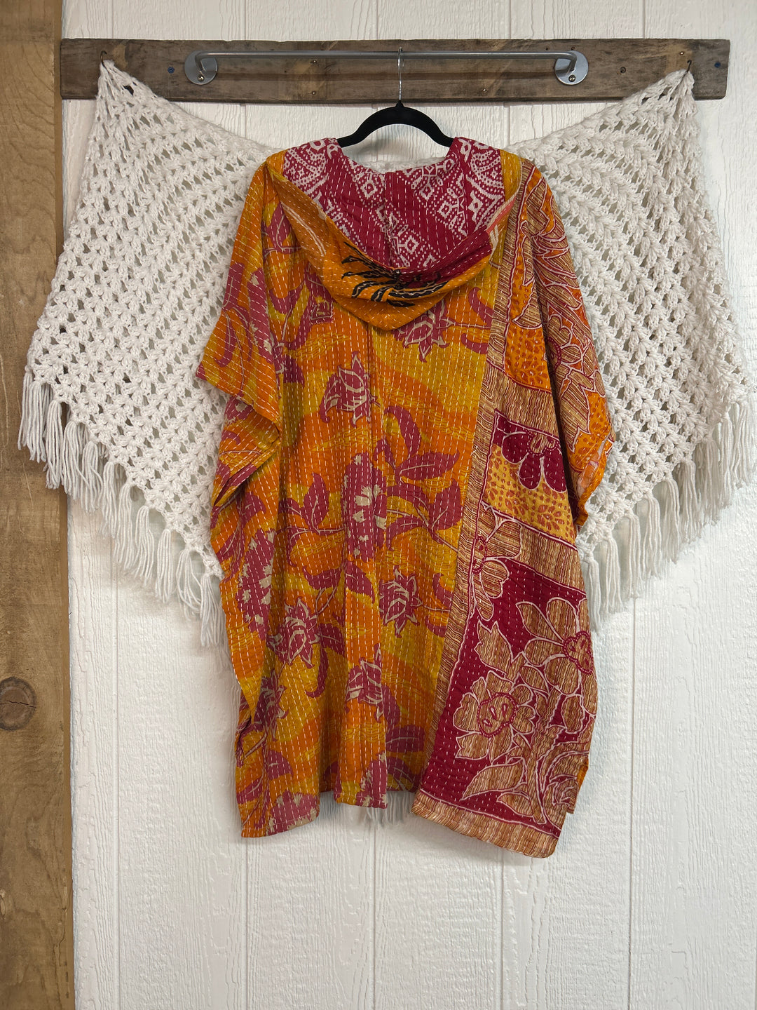 Peace and Love Poncho 0425 216