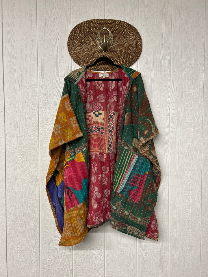 Wanderlust Poncho 0425 027