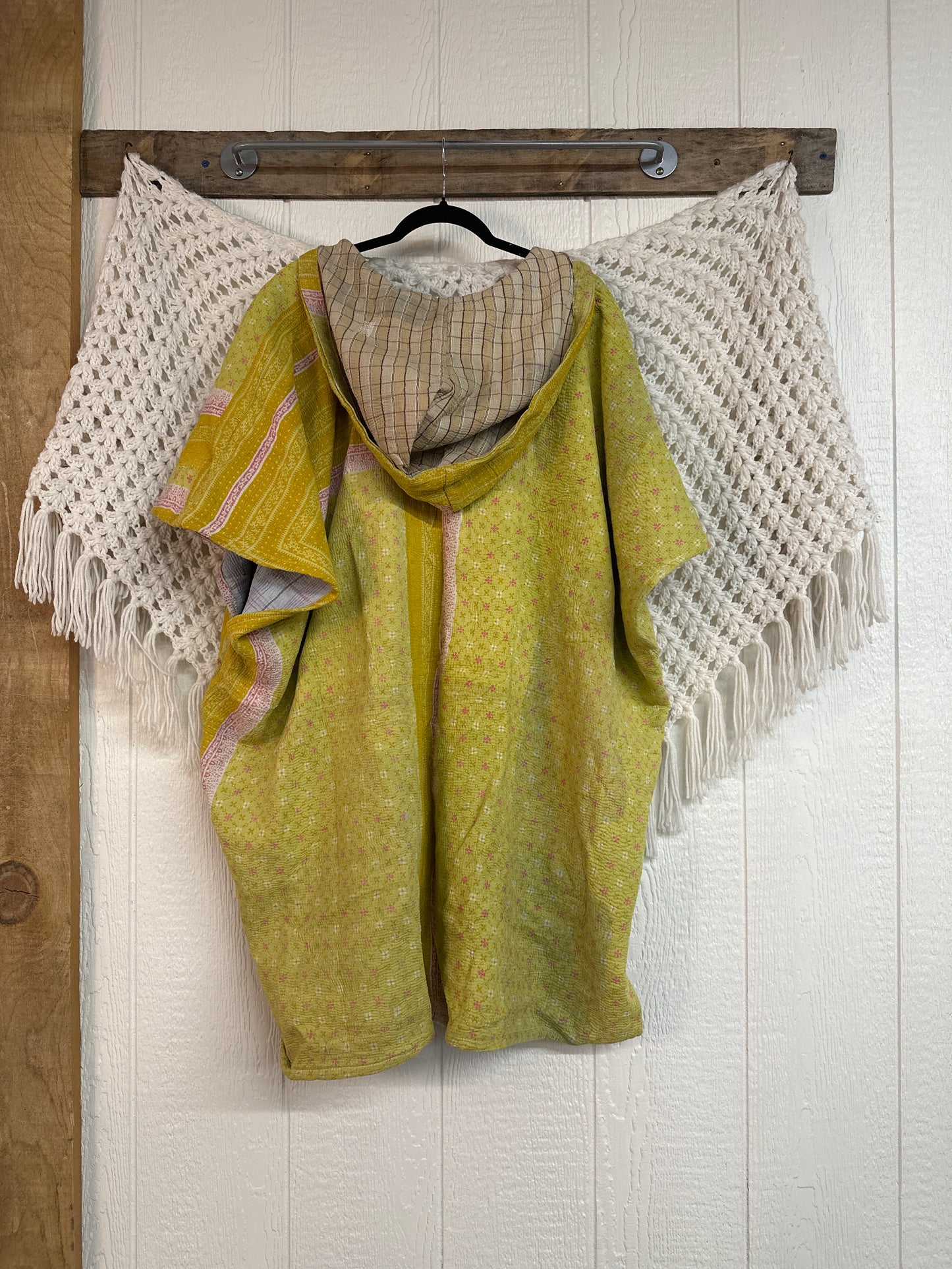 Peace + Love Poncho 0325 259