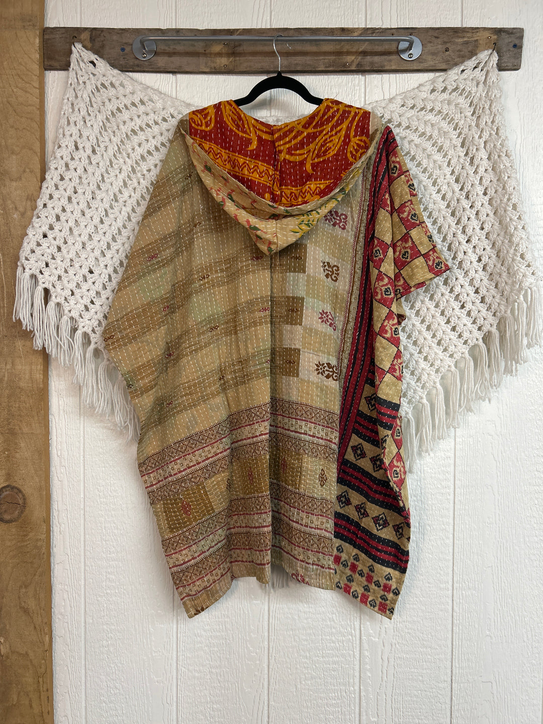 Peace and Love Poncho 0425 245