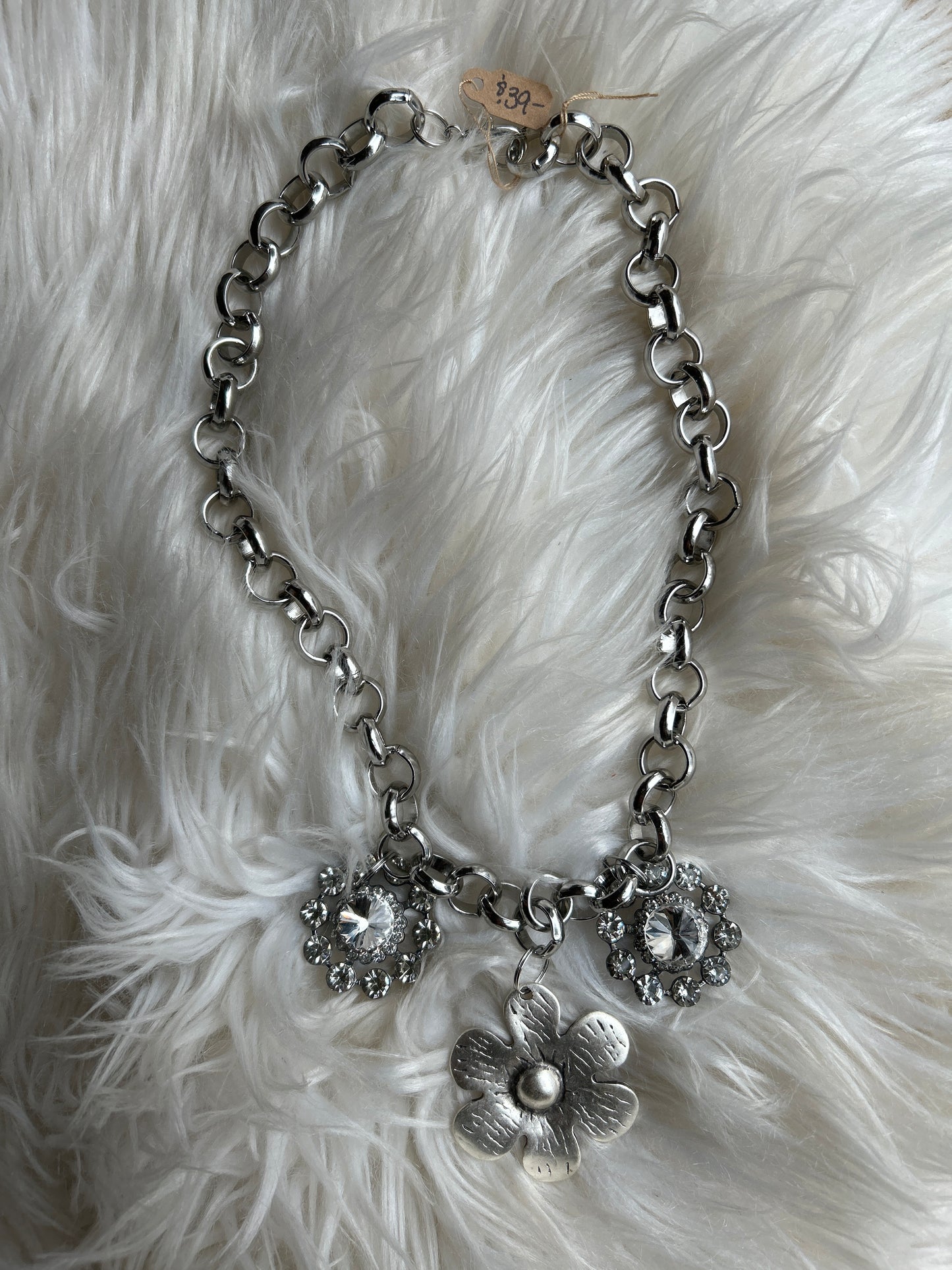 Triple Flower Charms on Rollo Chain Necklace -001