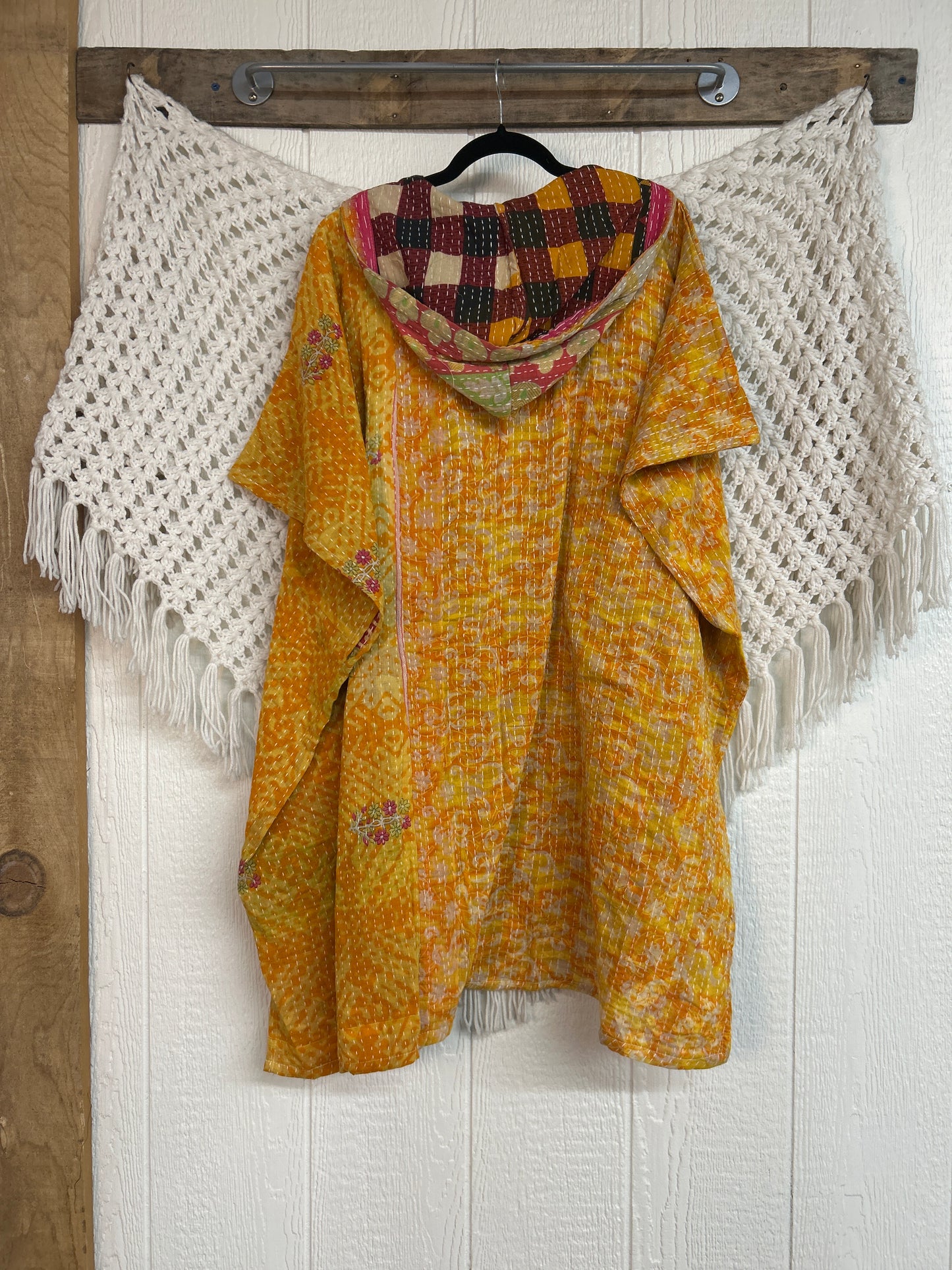 Peace and Love Poncho 0425 249