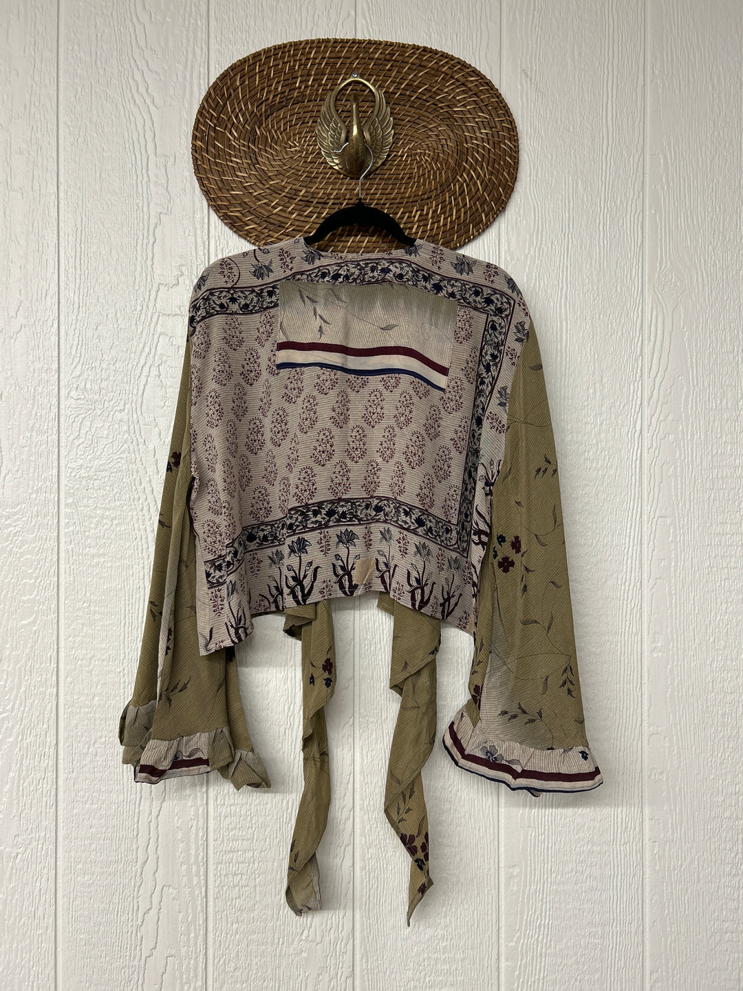 Zeppelin Crop Shrug 0425 066