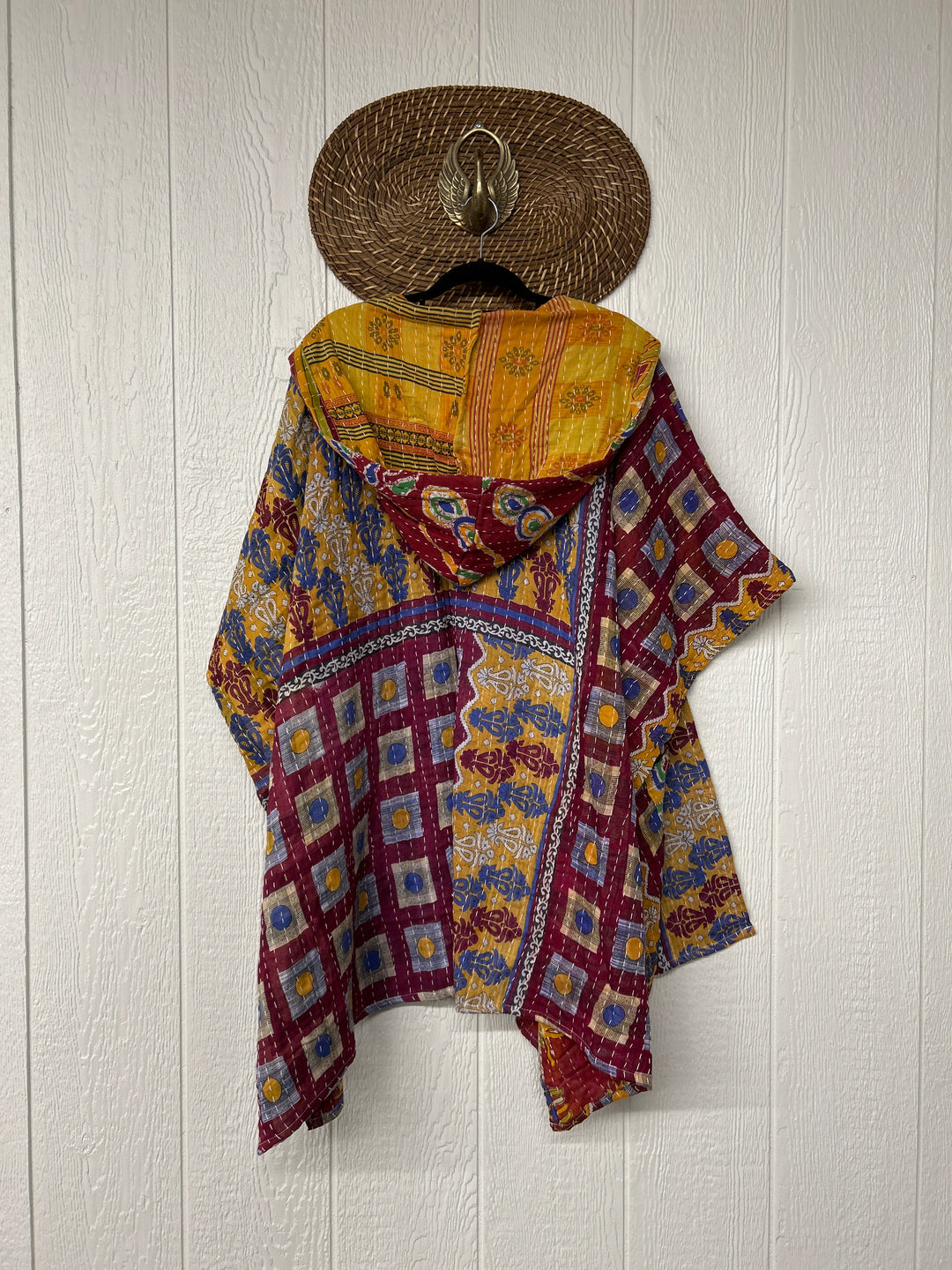 Wanderlust Poncho 0425 035