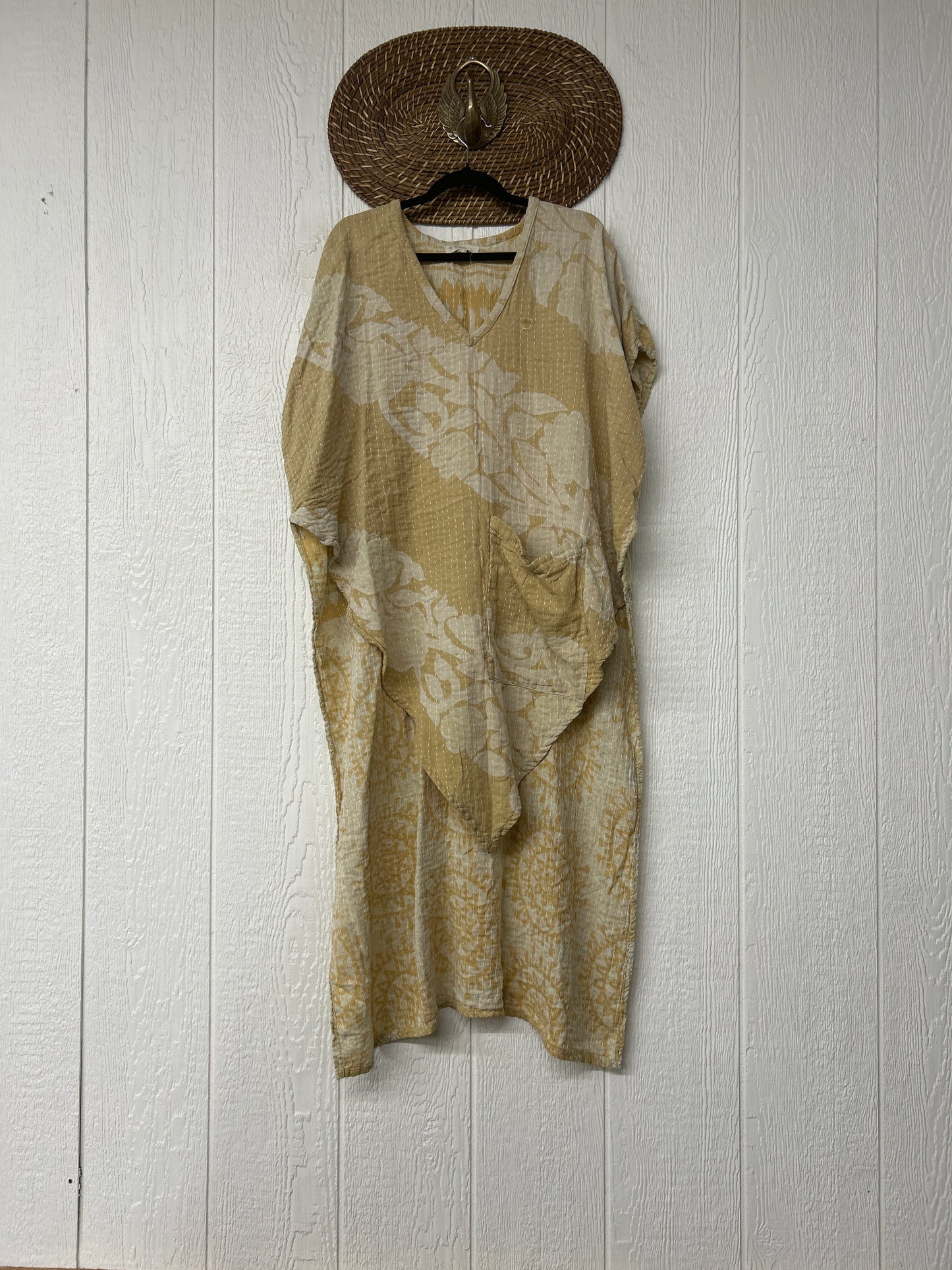 Alchemi Kantha Surrender Hi Lo Poncho 0826 005