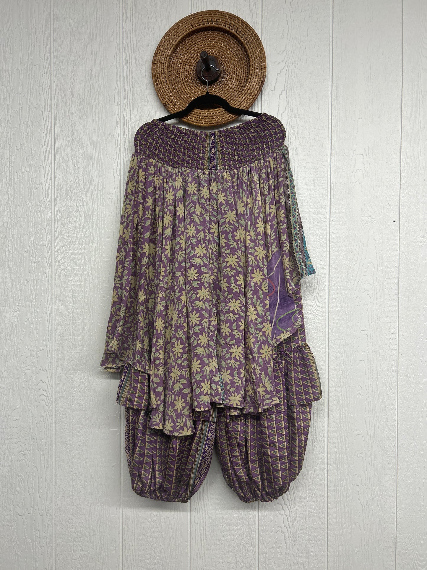 RETAIL Rasgulla Sari Enchanted Jogger 0426 116