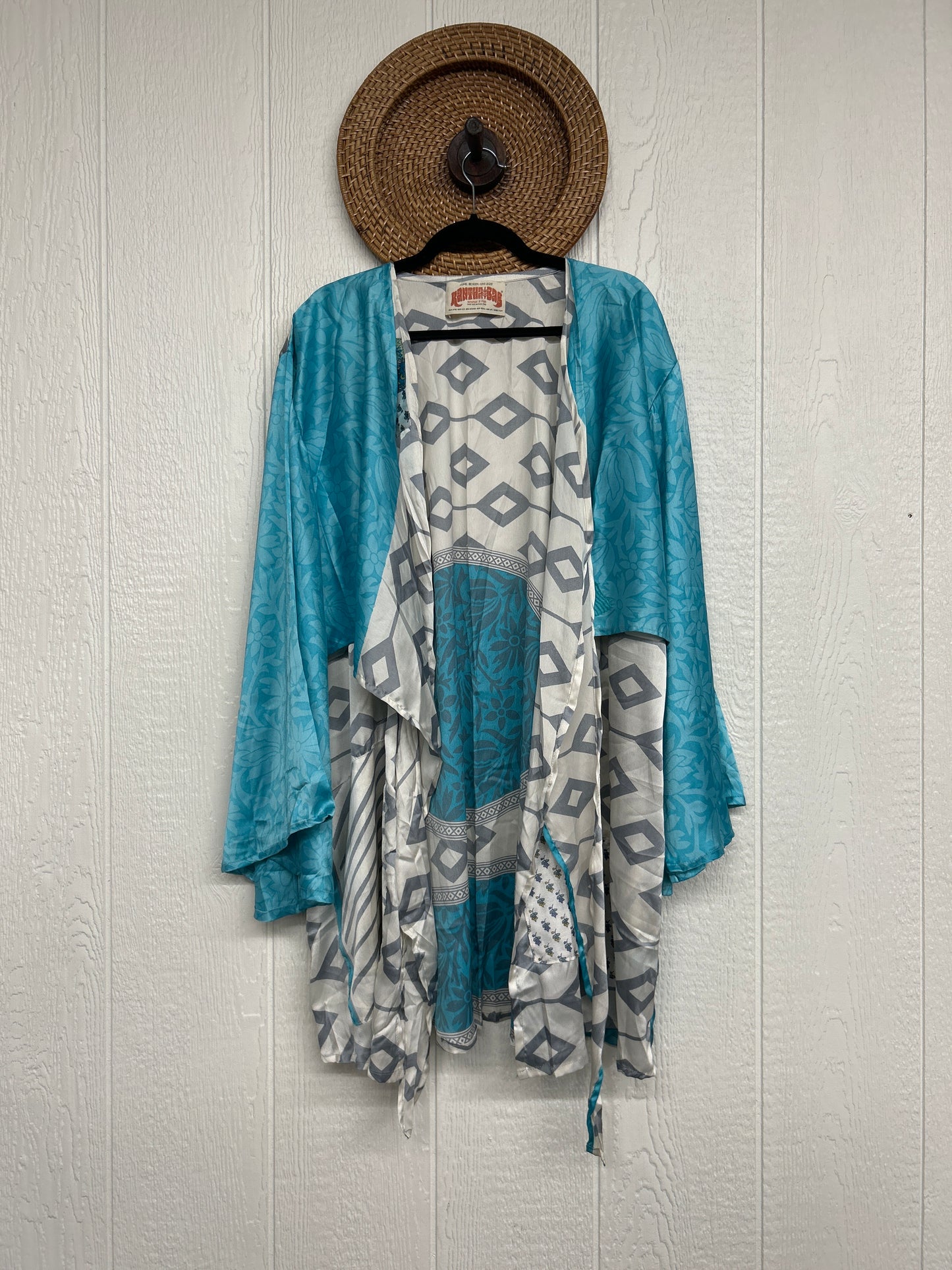 RETAIL Rasgulla Sari Shortie Spellbound Kimono 0226 251