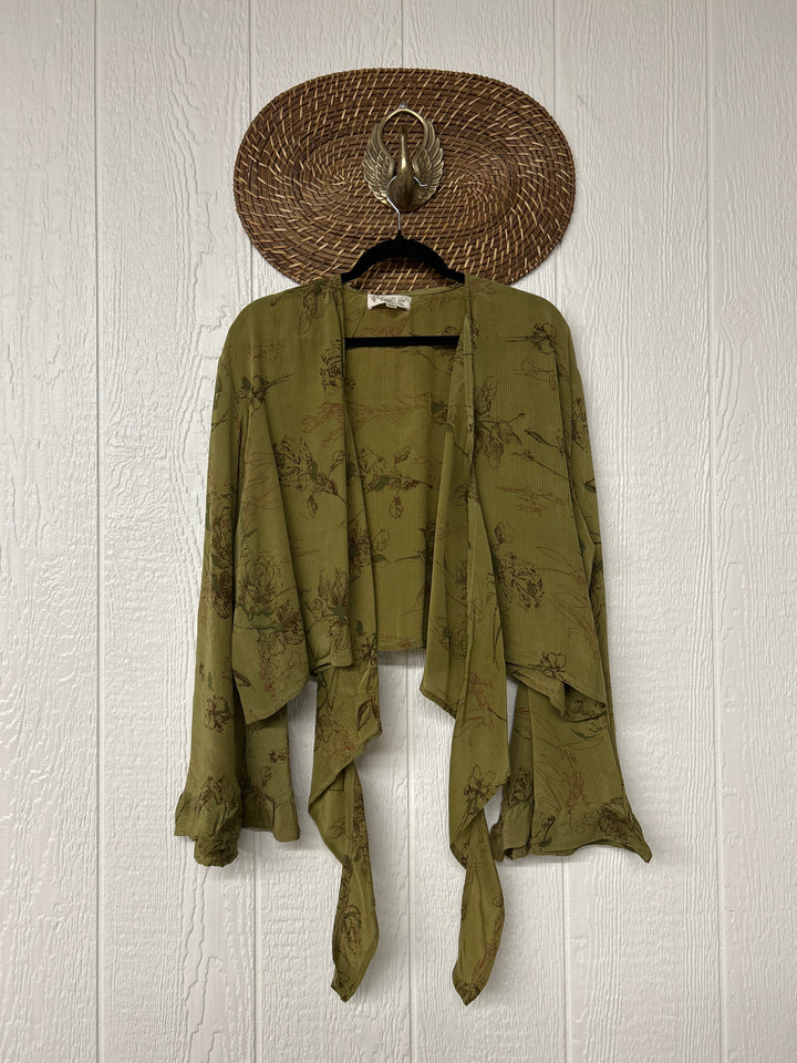 Zeppelin Crop Shrug 0425 135