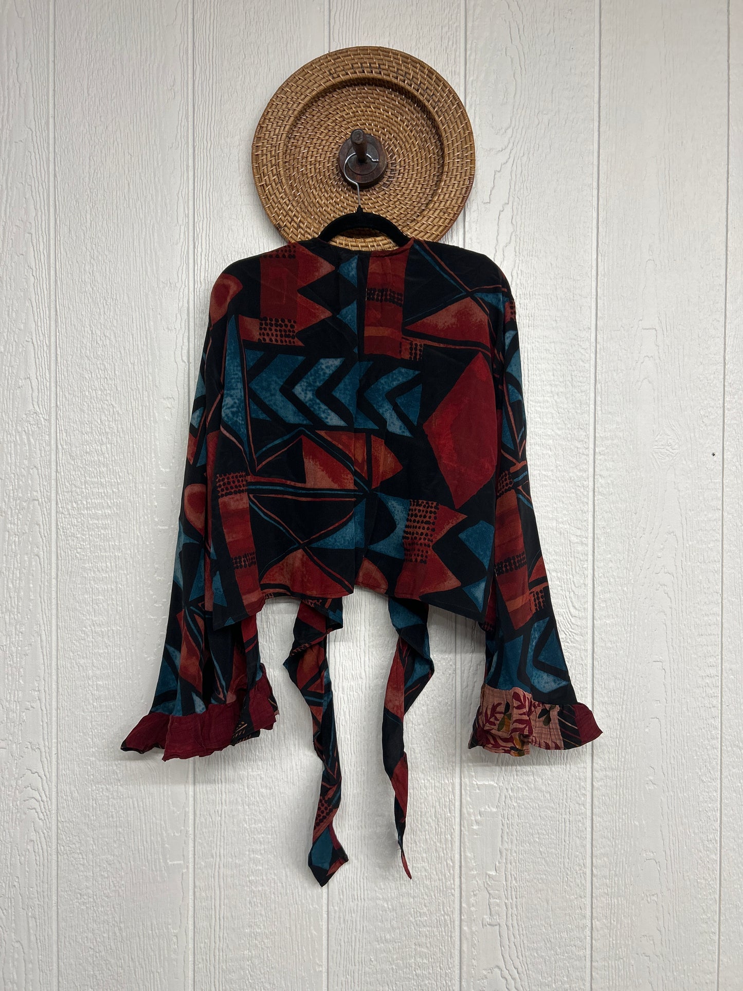 RETAIL Crepe Sari Zeppelin Crop Shrug 0426 218