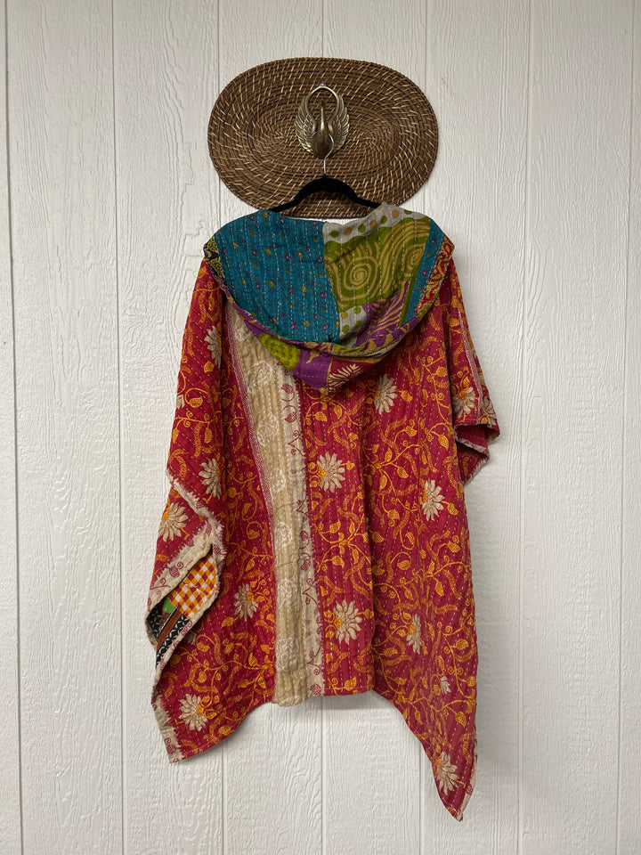 Wanderlust Poncho 0425 026