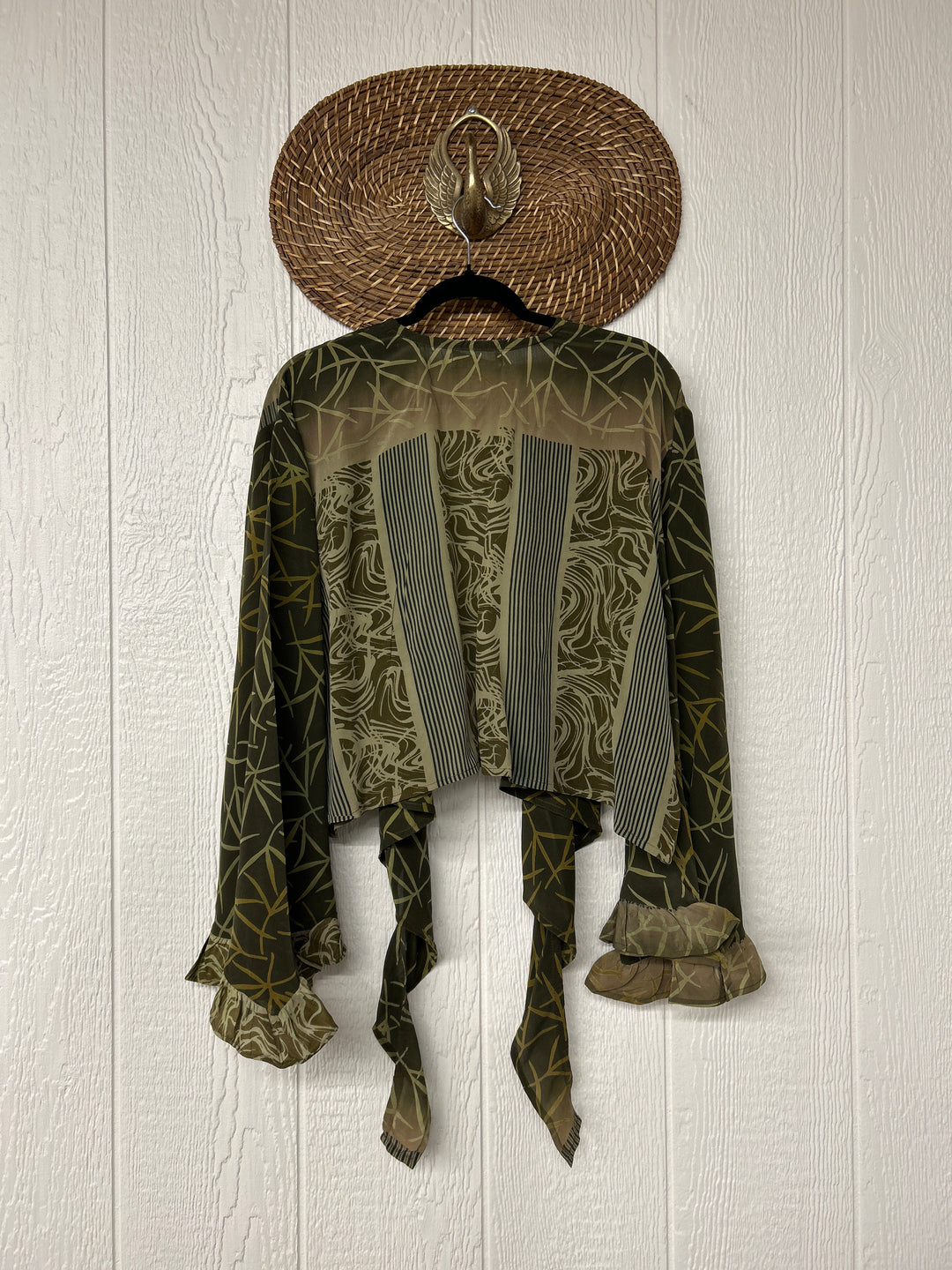 Zeppelin Crop Shrug 0425 178