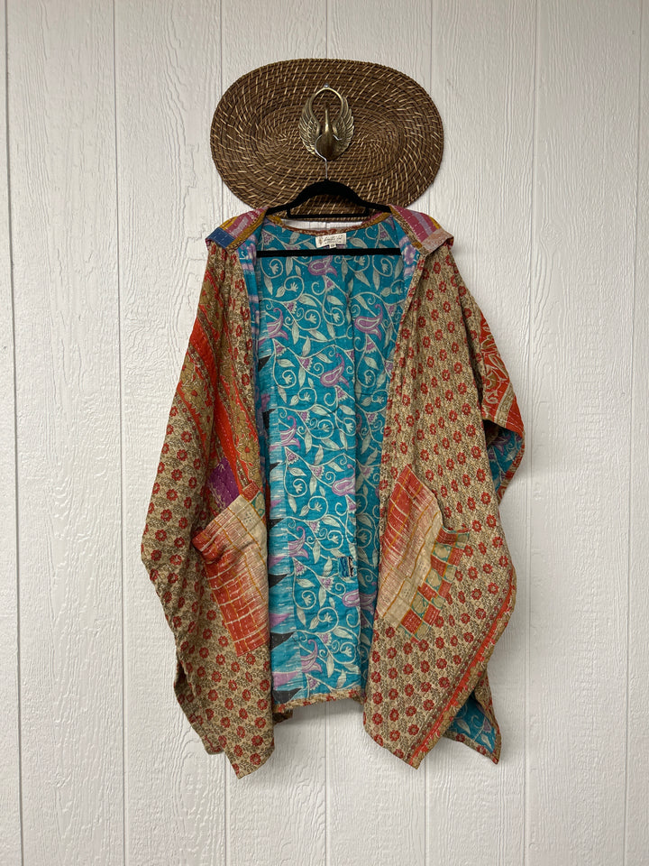 Wanderlust Poncho 0425 041