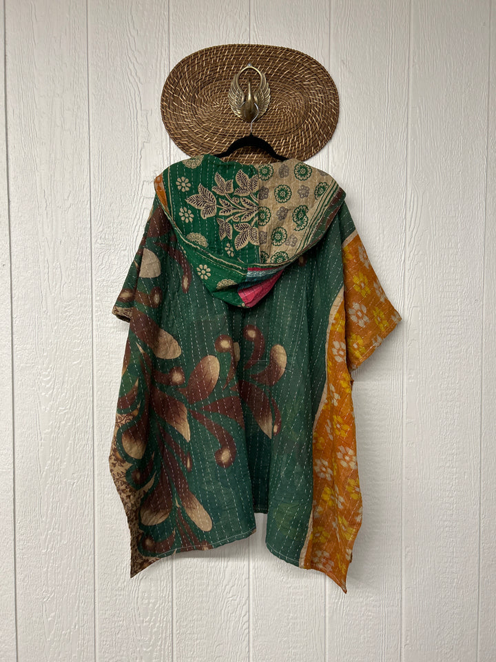Wanderlust Poncho 0425 027