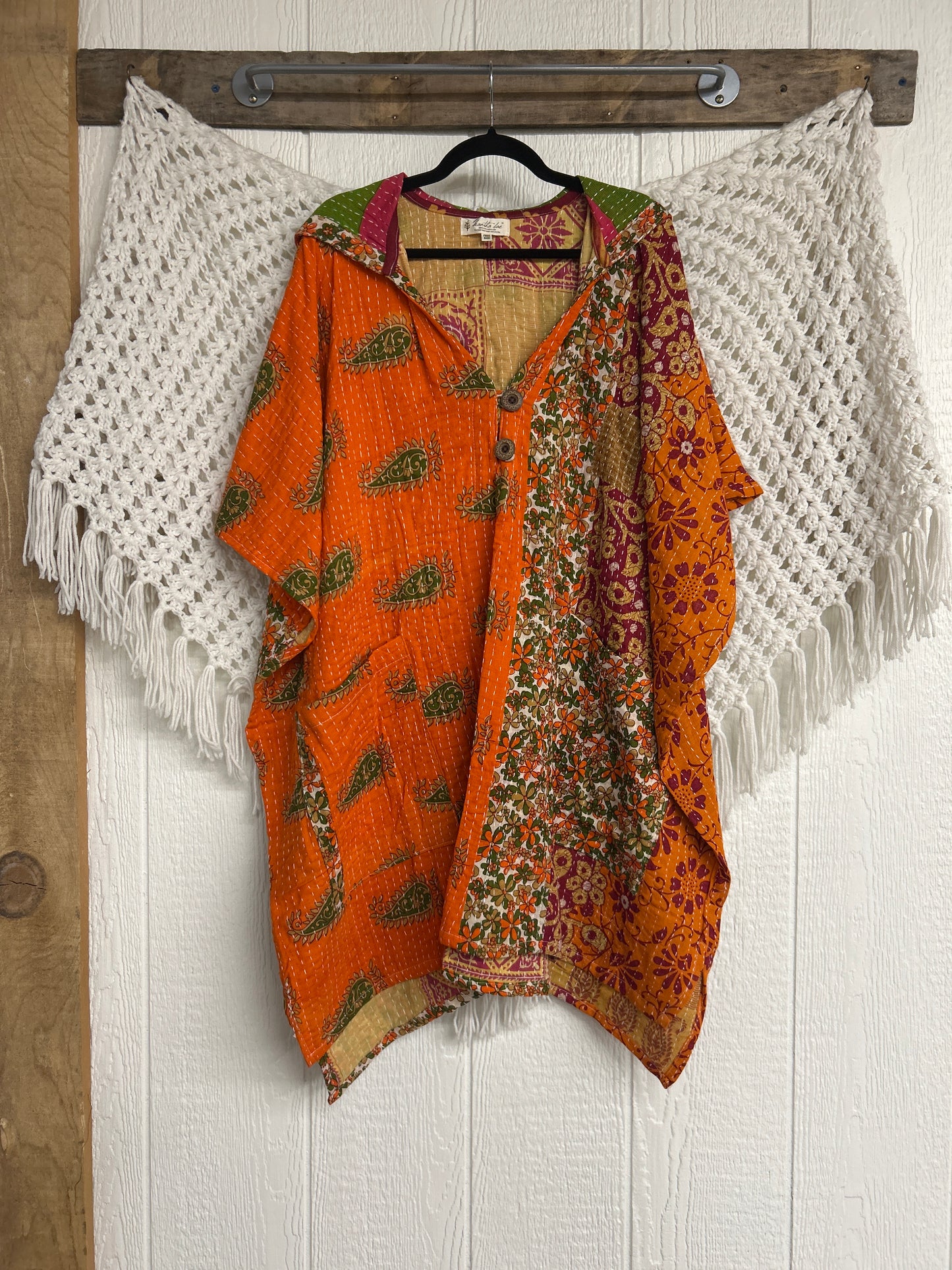 Peace and Love Poncho 0425 193