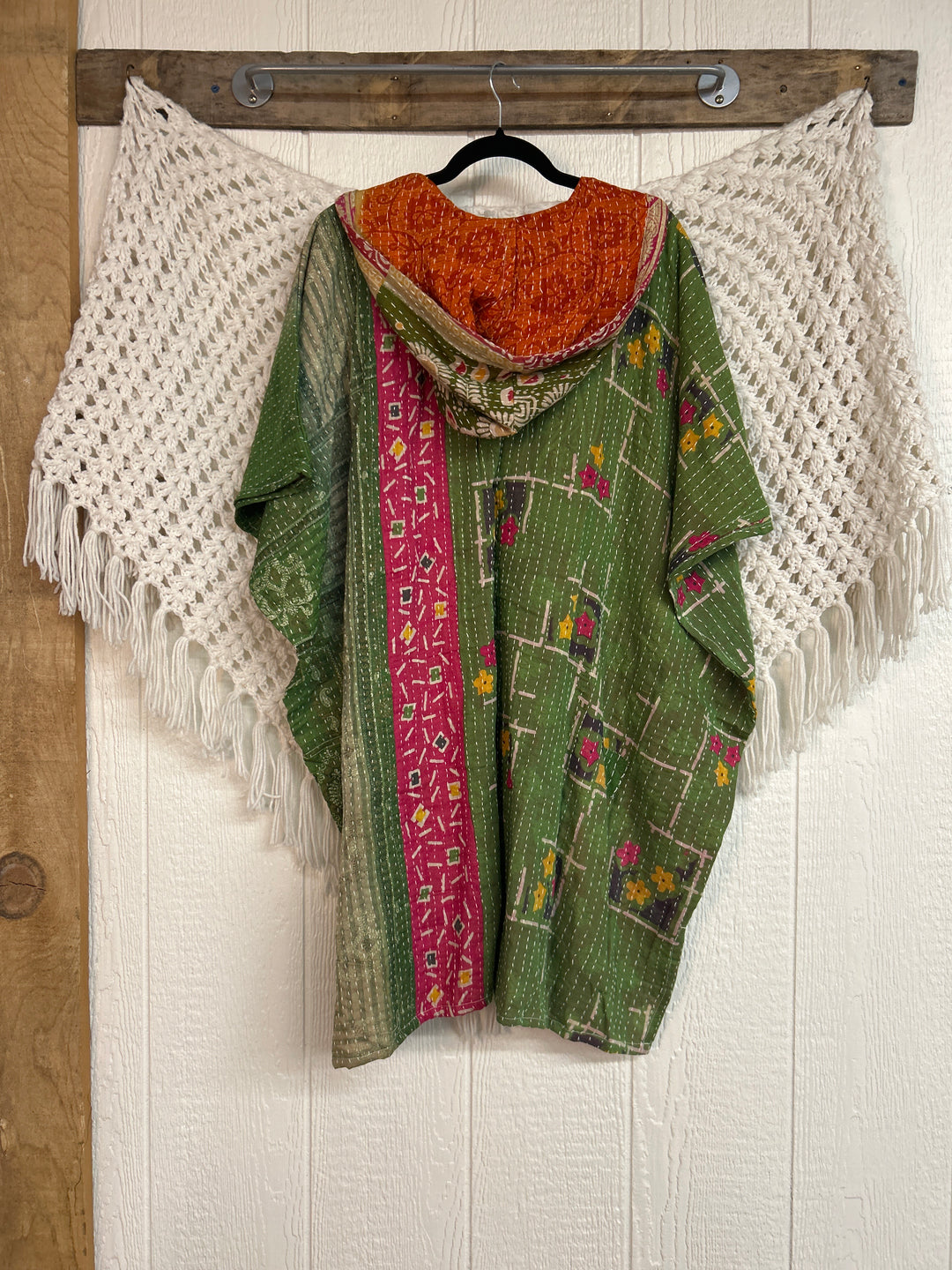 Peace and Love Poncho 0425 246