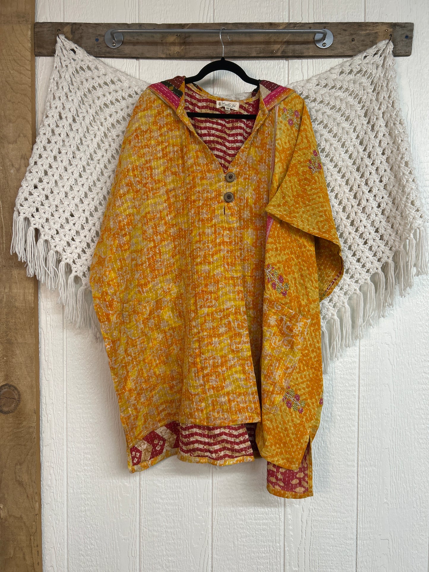 Peace and Love Poncho 0425 249