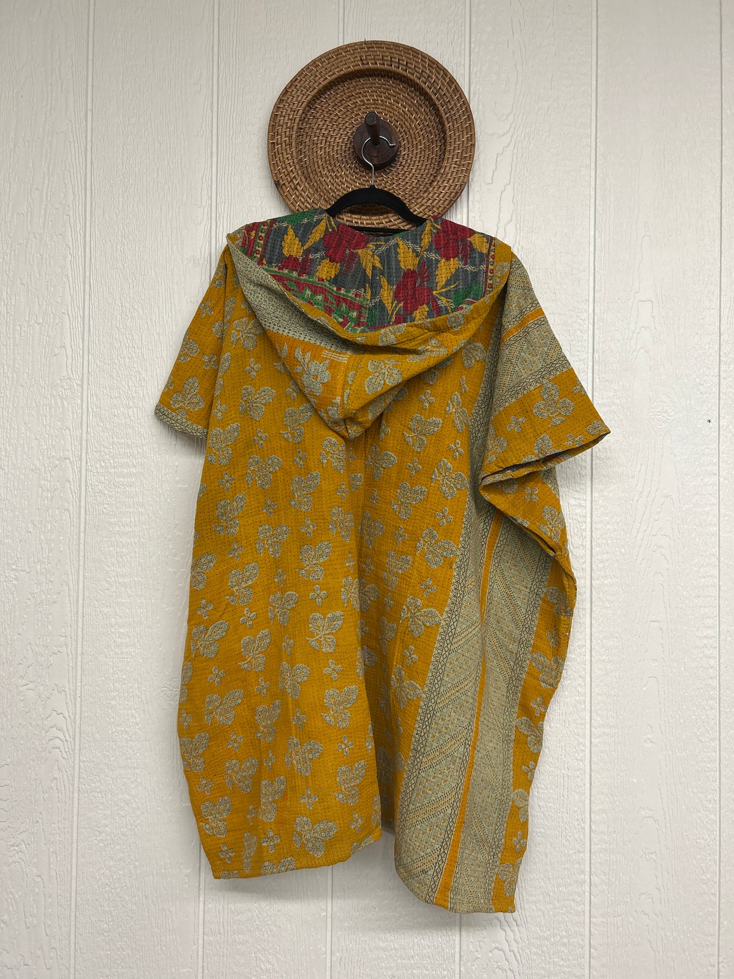Peace + Love Poncho 0325 074