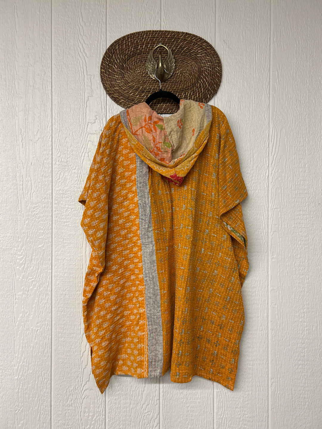 Peace and Love Poncho 0425 023