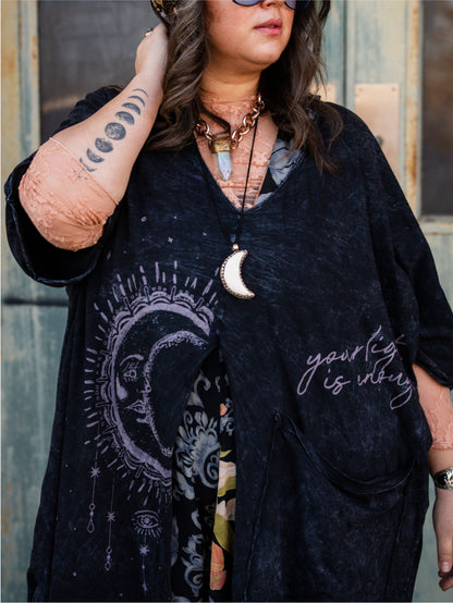 KB Dream Split Muu Tee - Moon