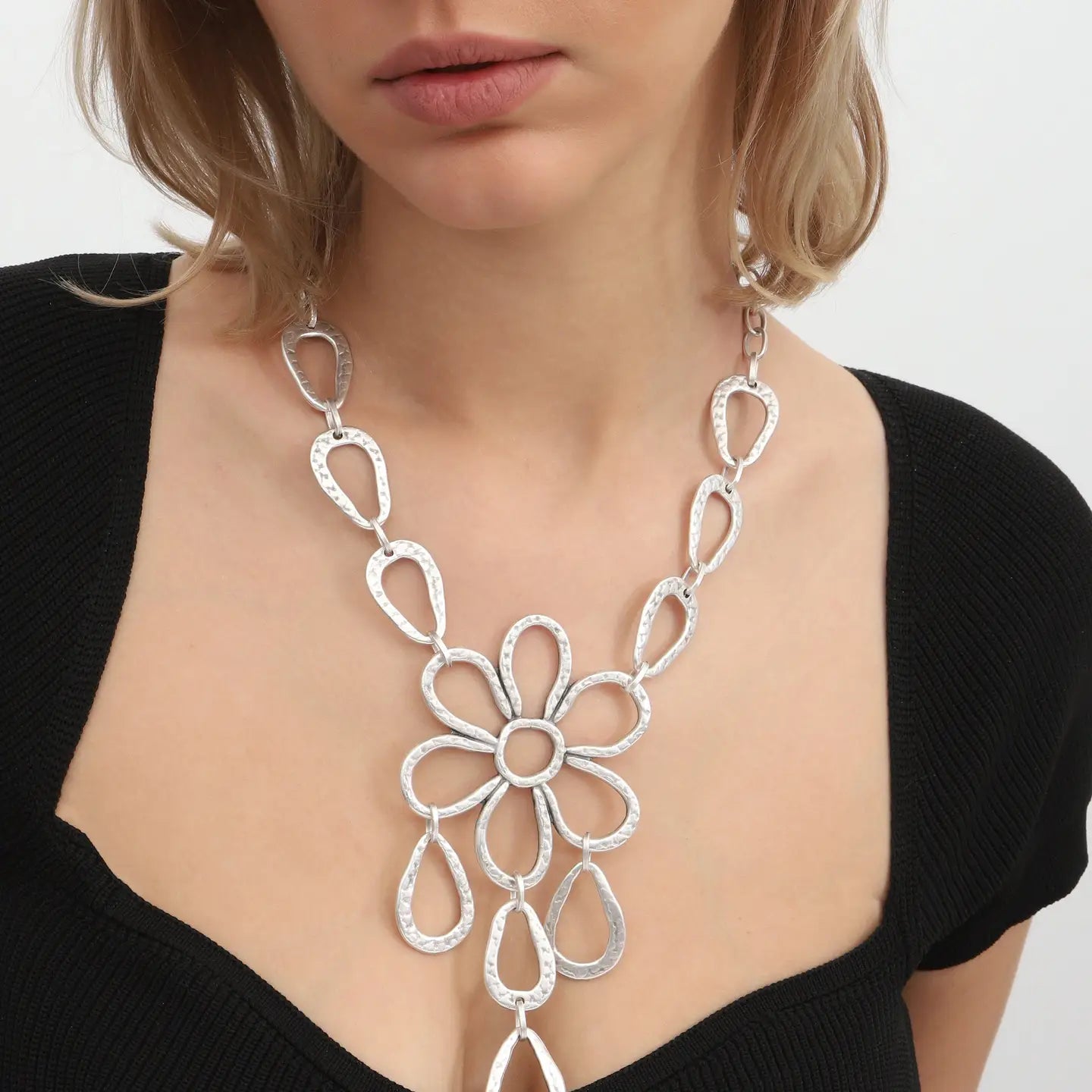 Hammered Flower Necklace